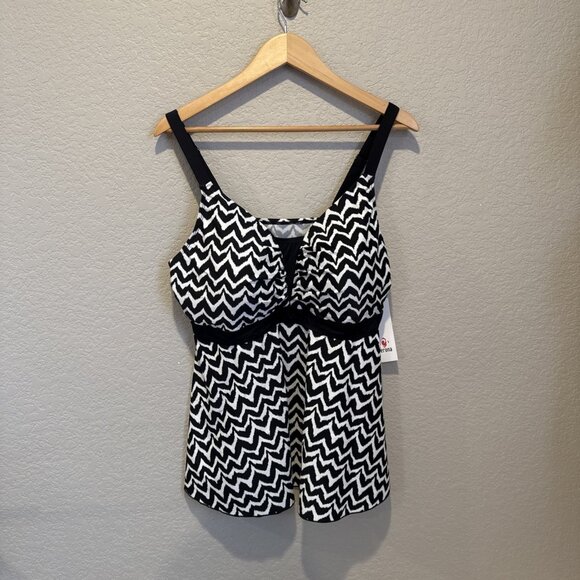 PERONA Tankini Top Plus Size 22W Swim Top Black White Geometric Swimsuit NWT - Picture 2 of 8